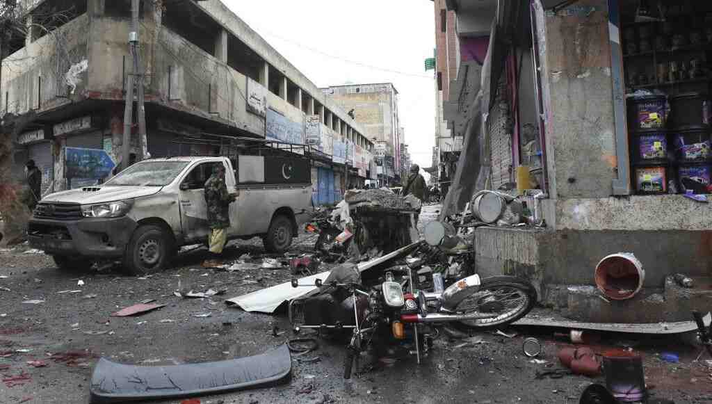 Pakistan’da askerlere bombalı saldırı: 6 ölü